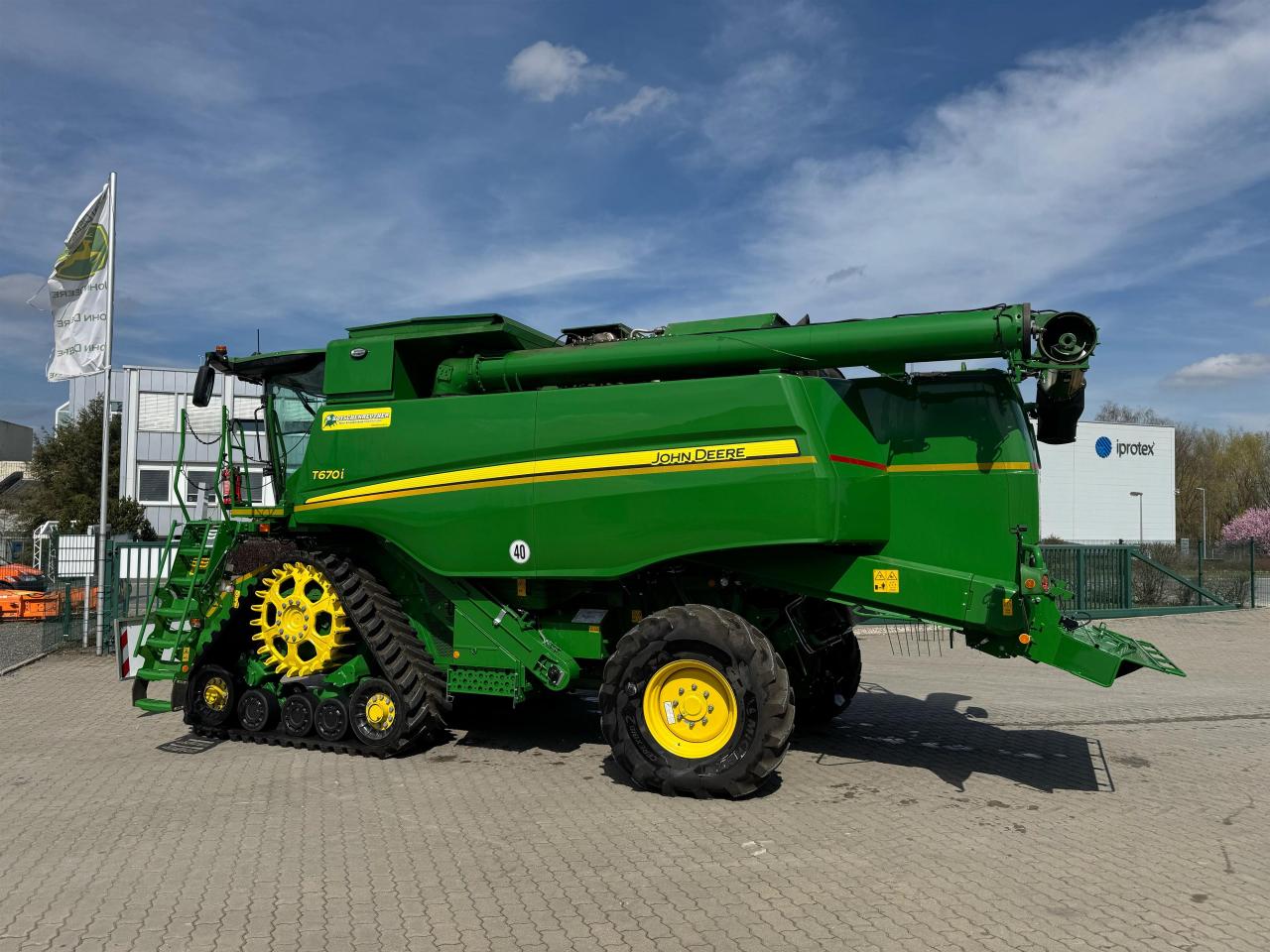 John Deere T670 Aerial