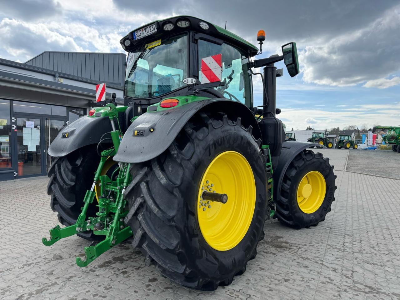 John Deere 6R 250 Rear