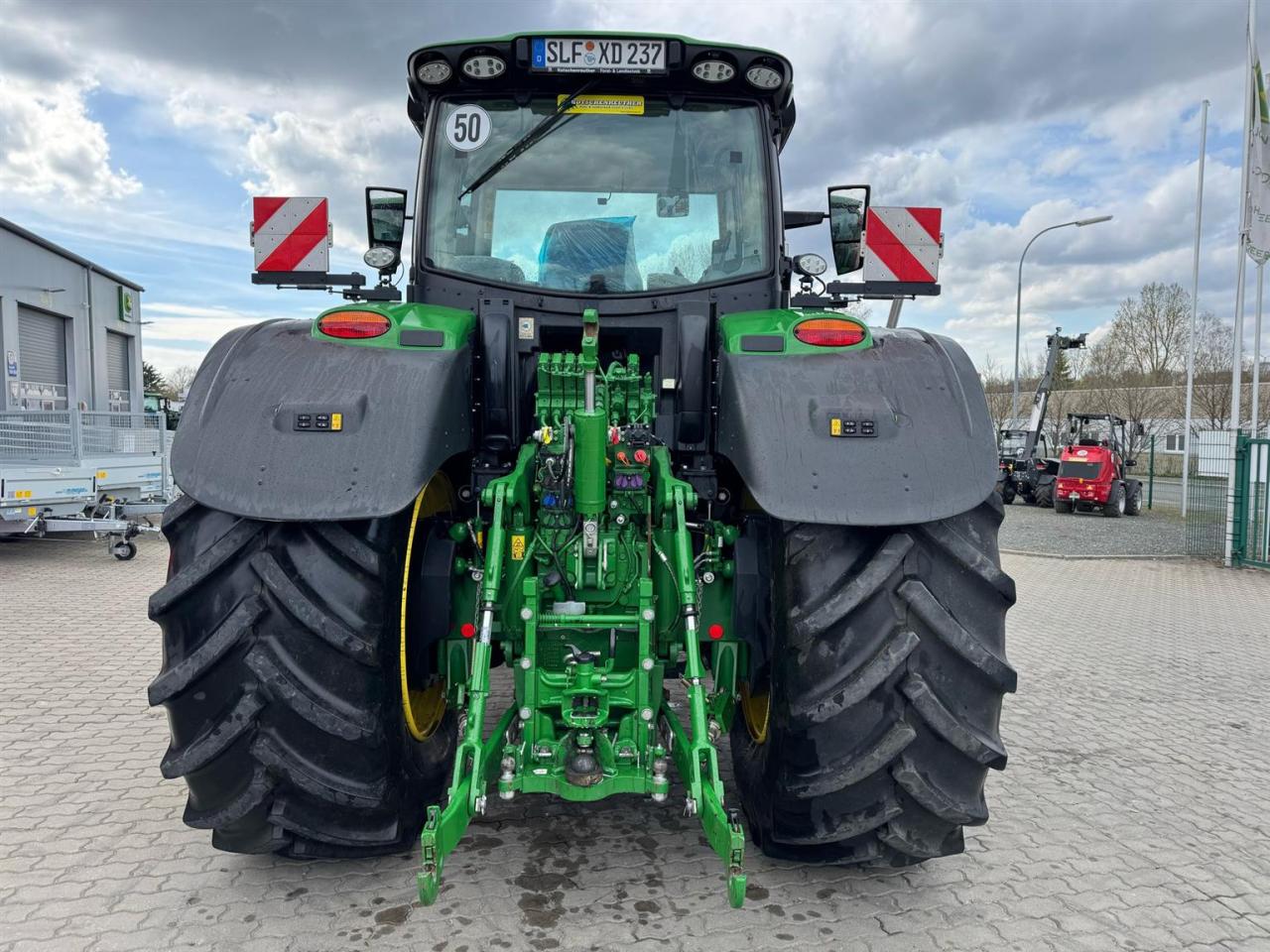 John Deere 6R 250 Right