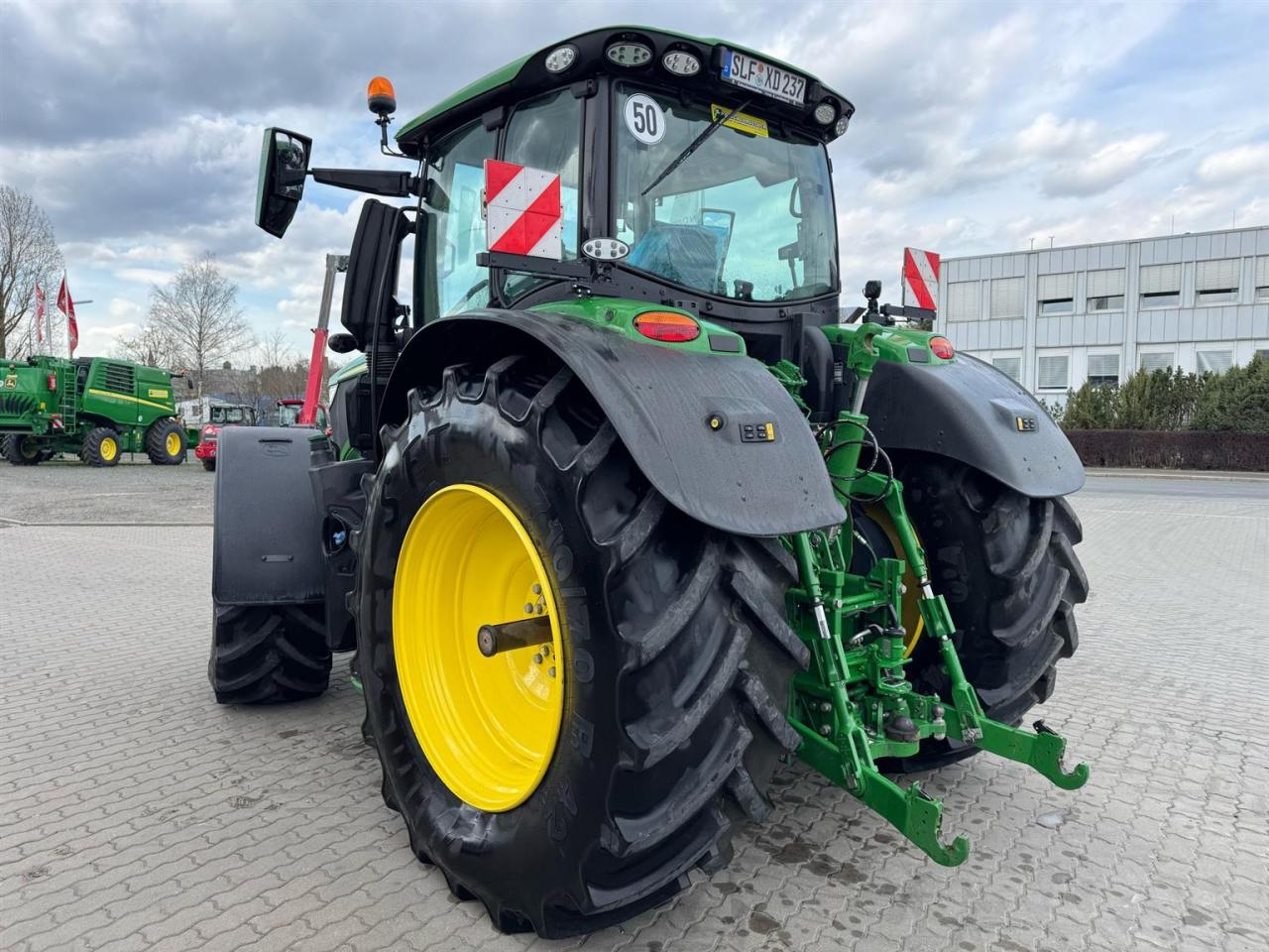 John Deere 6R 250 Left