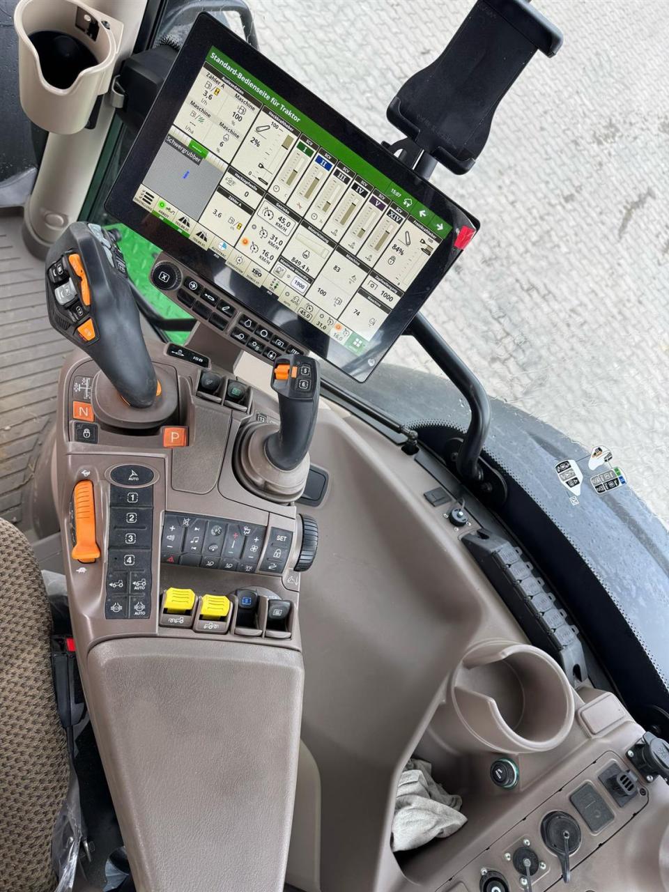 John Deere 6R 250 Rear