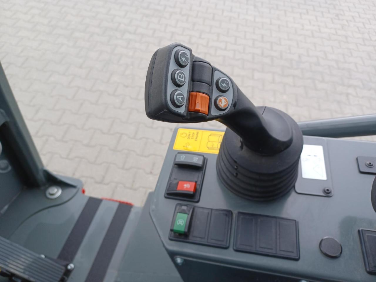 Weidemann 2080LP Rear