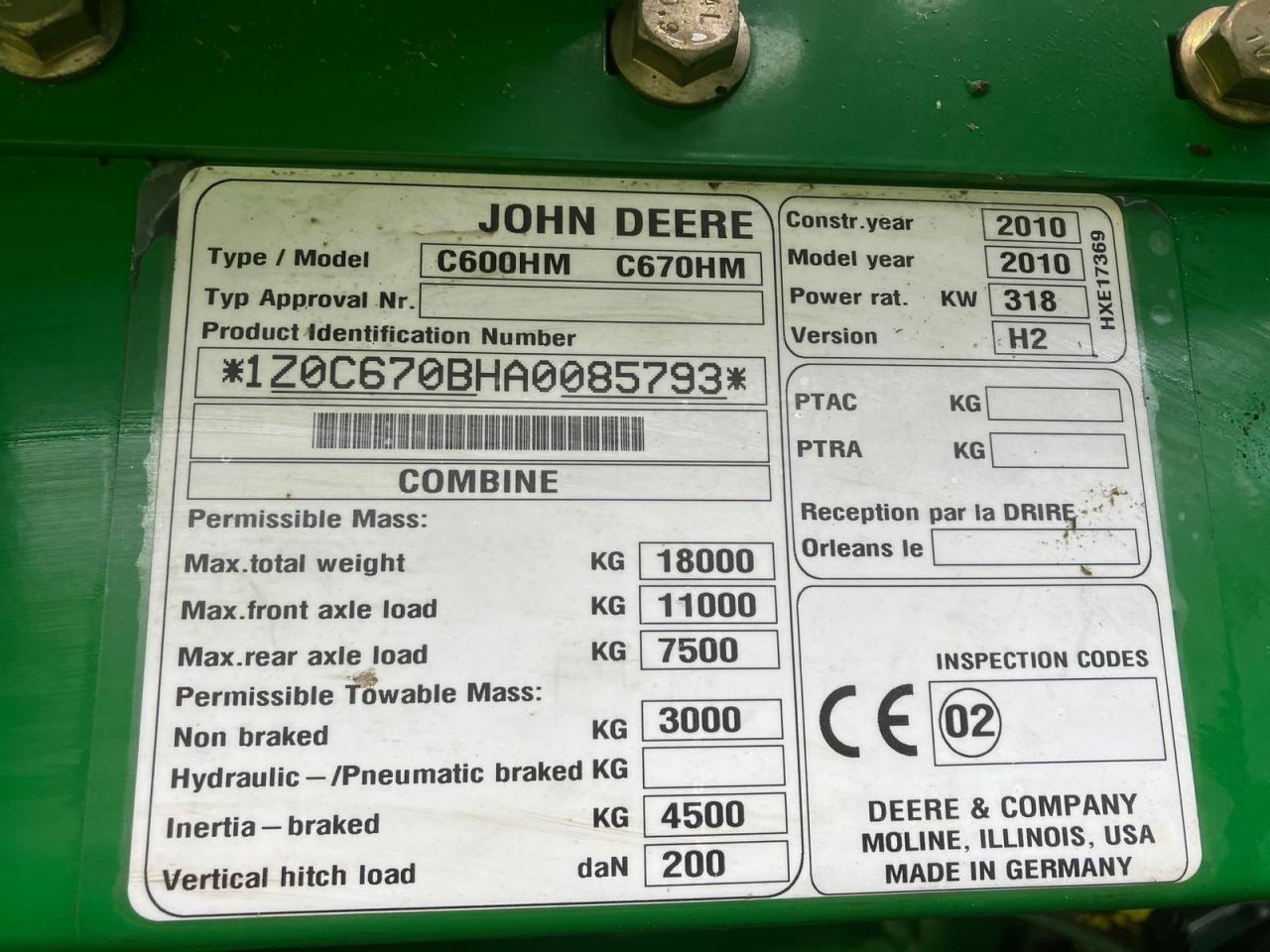 John Deere C670HM Inside