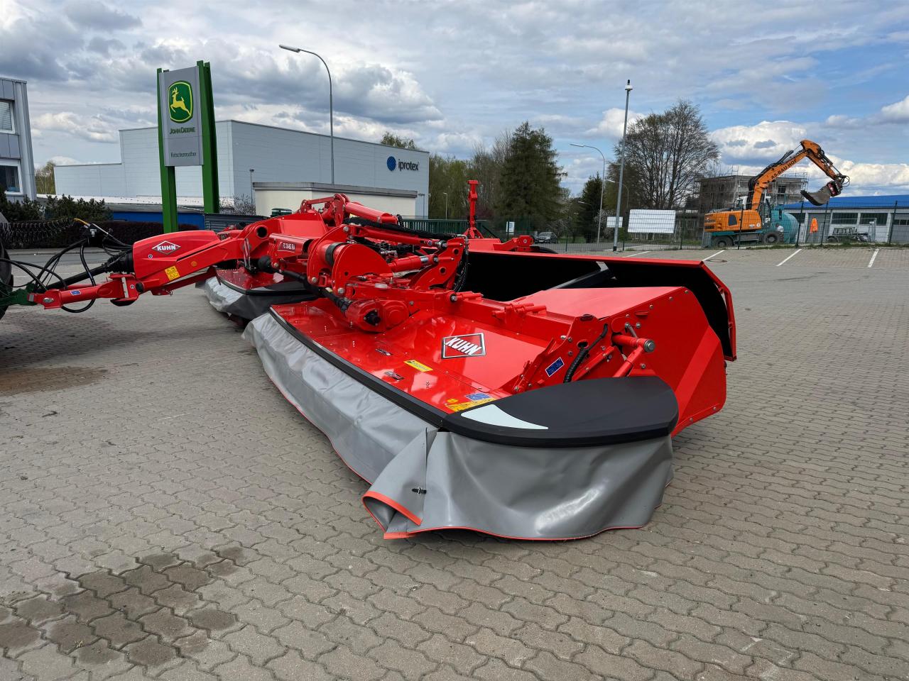 Kuhn FC 13460 D-RA Right