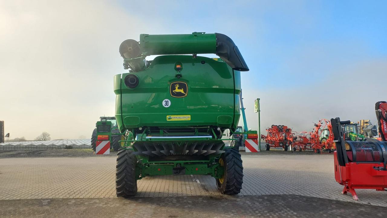 John Deere S785i HM - 710er Bereifung Right