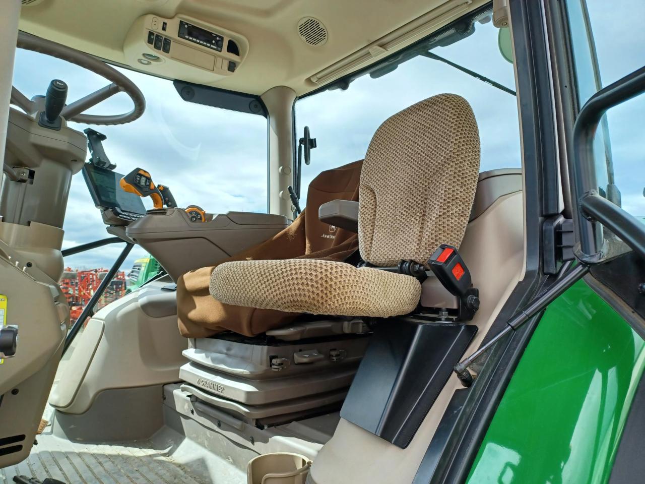 John Deere 6R 140 Above