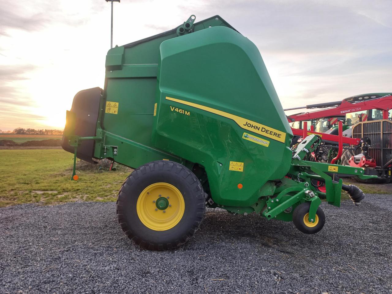 John Deere V461M Left