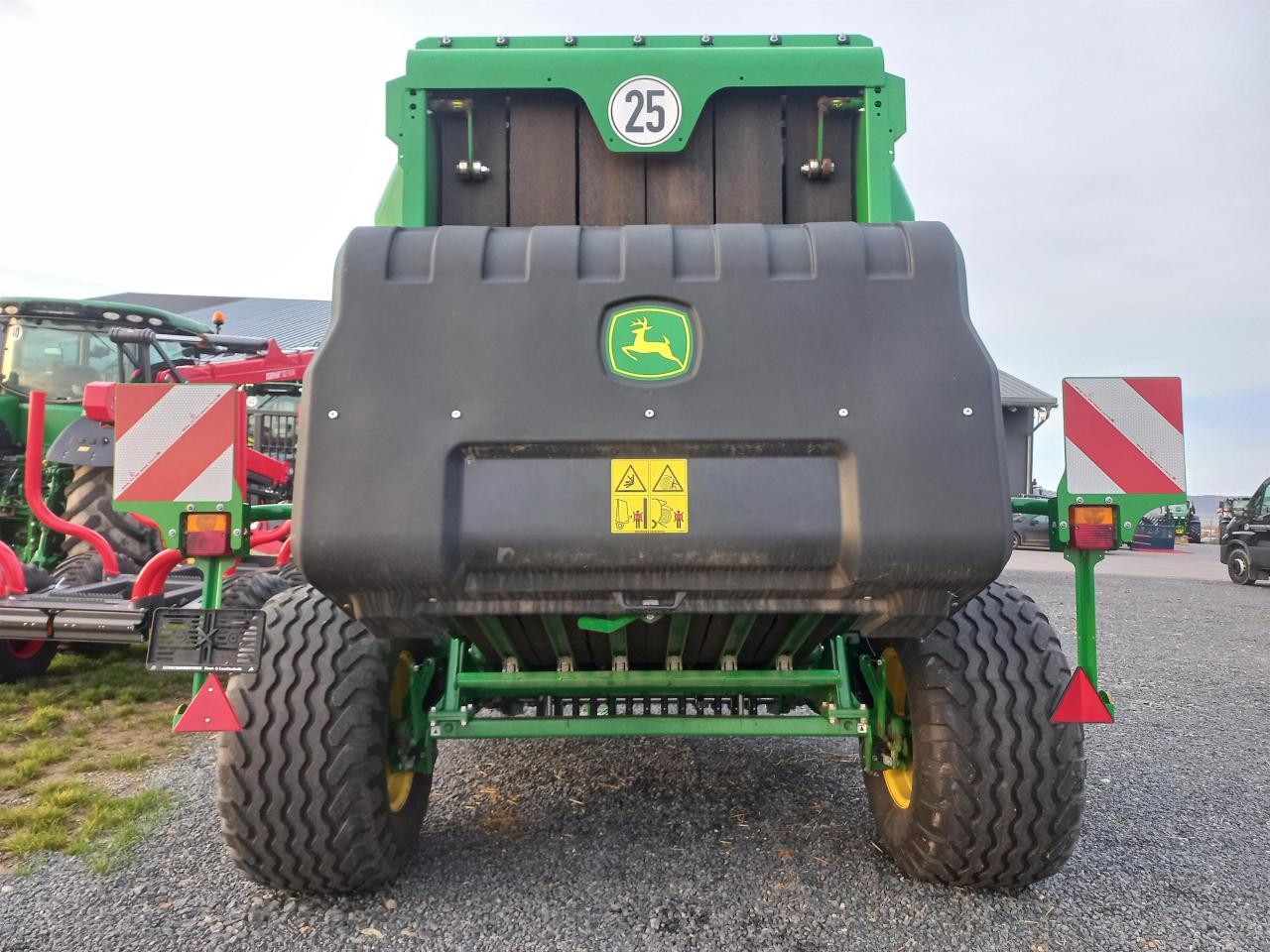 John Deere V461M Inside