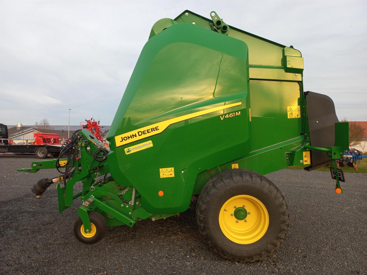 John Deere V461M