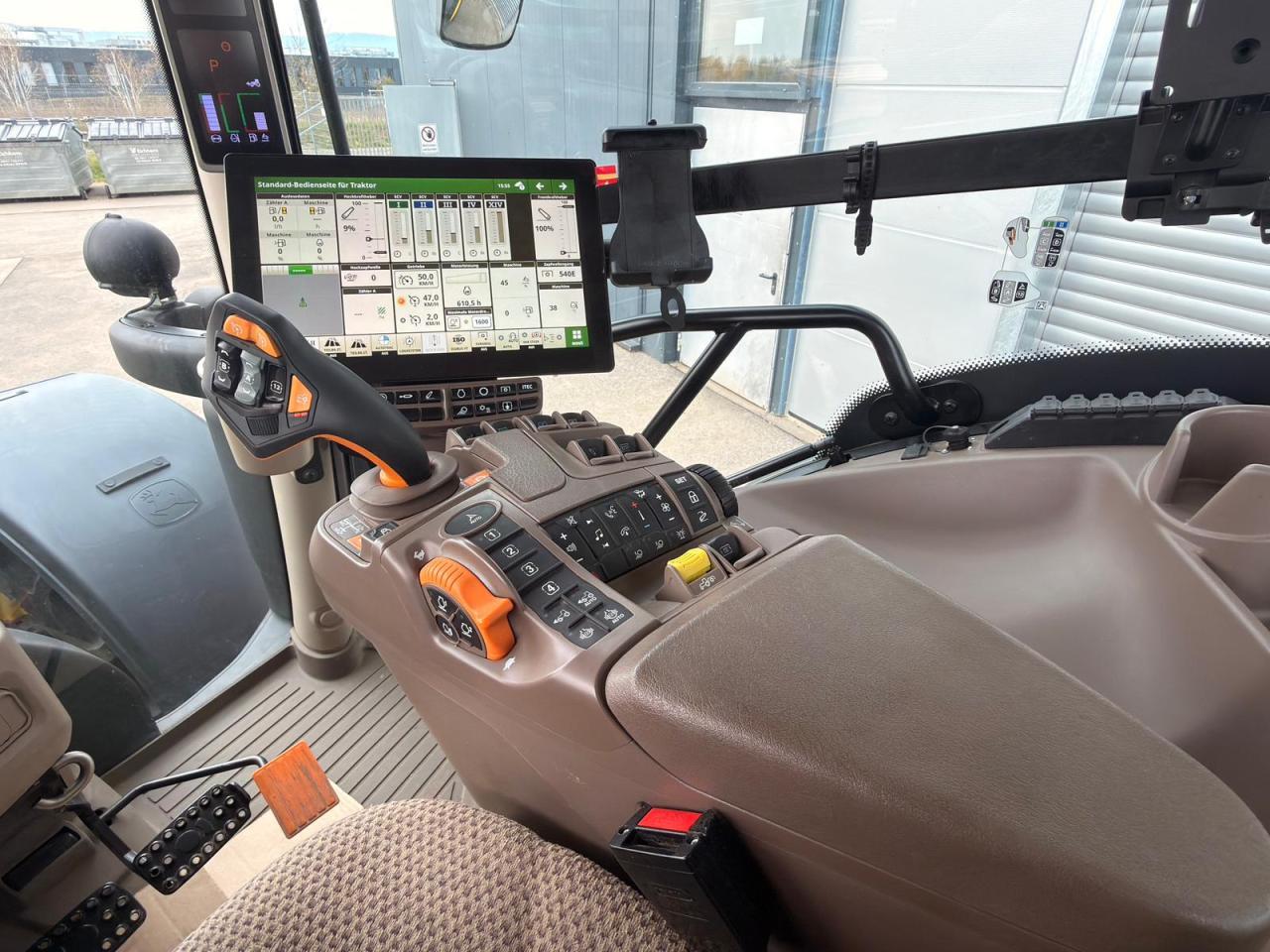 John Deere 6R 185 - Command PRO Rear