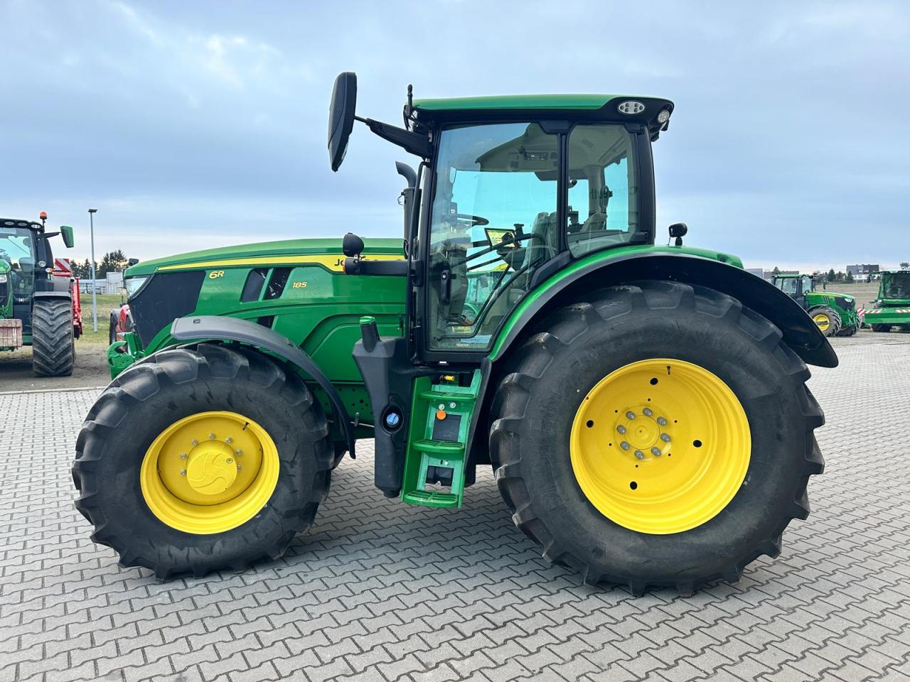 John Deere 6R 185 Rear