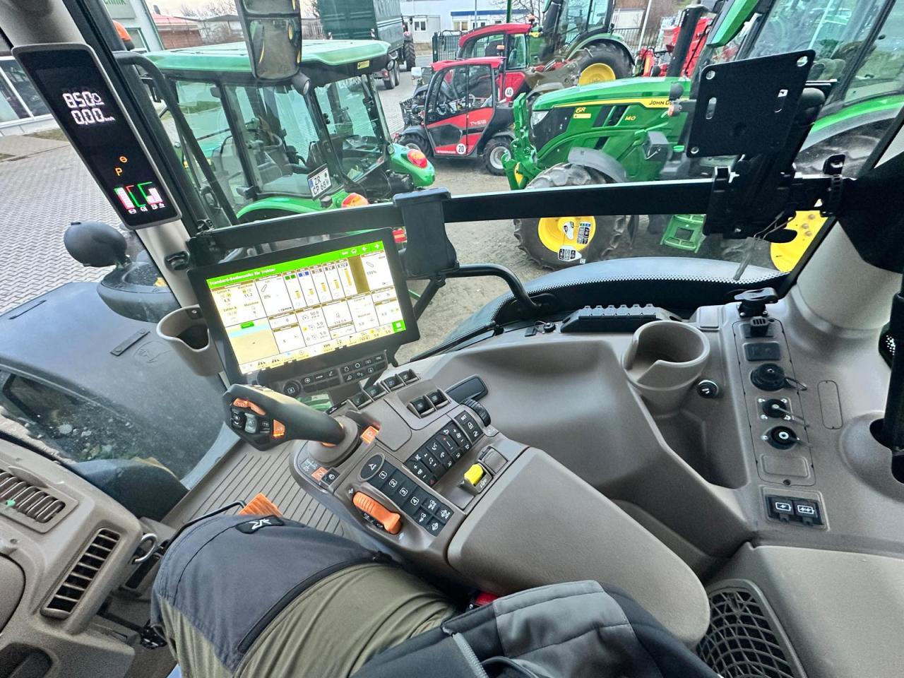 John Deere 6R 185 Rear