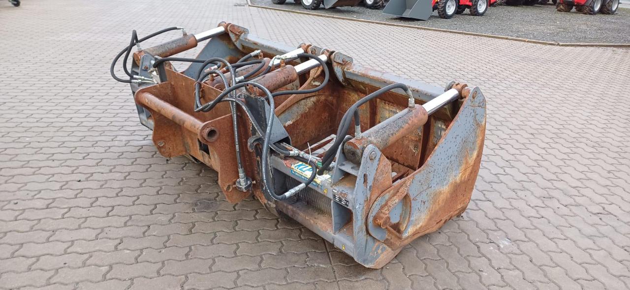 Manitou m. Manitou-Aufnahme Front