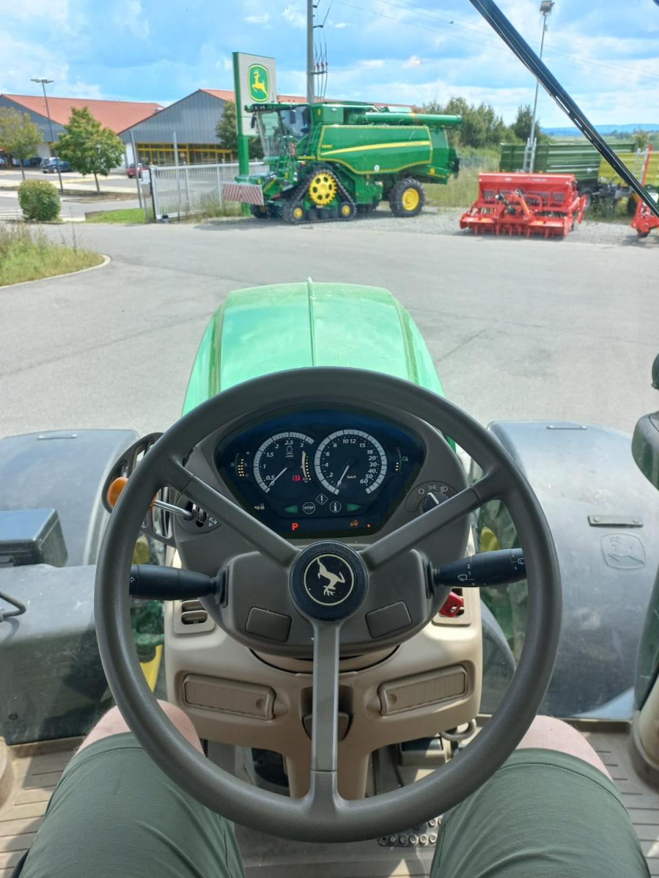 John Deere 6215R Rear