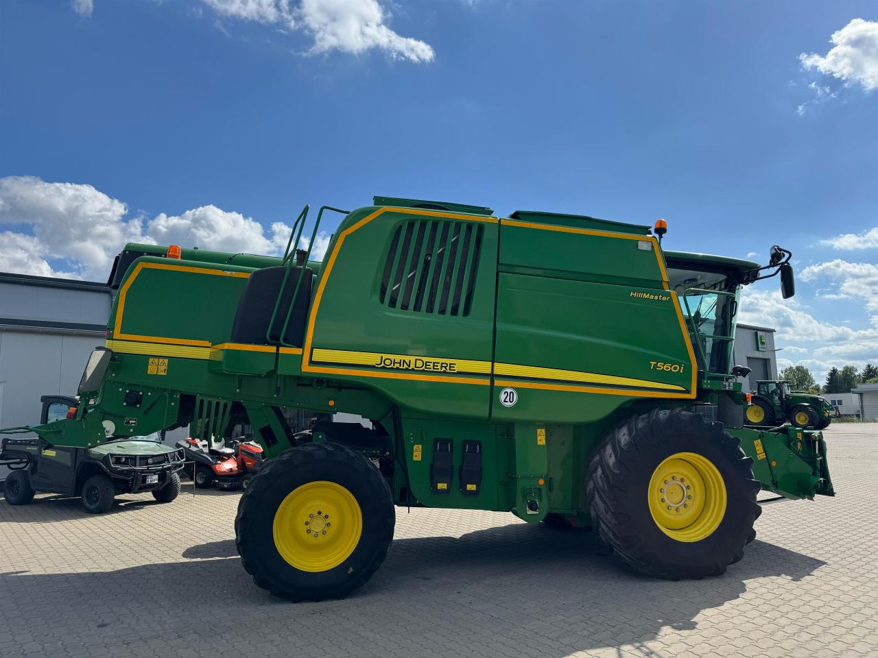 John Deere T560 HM Left