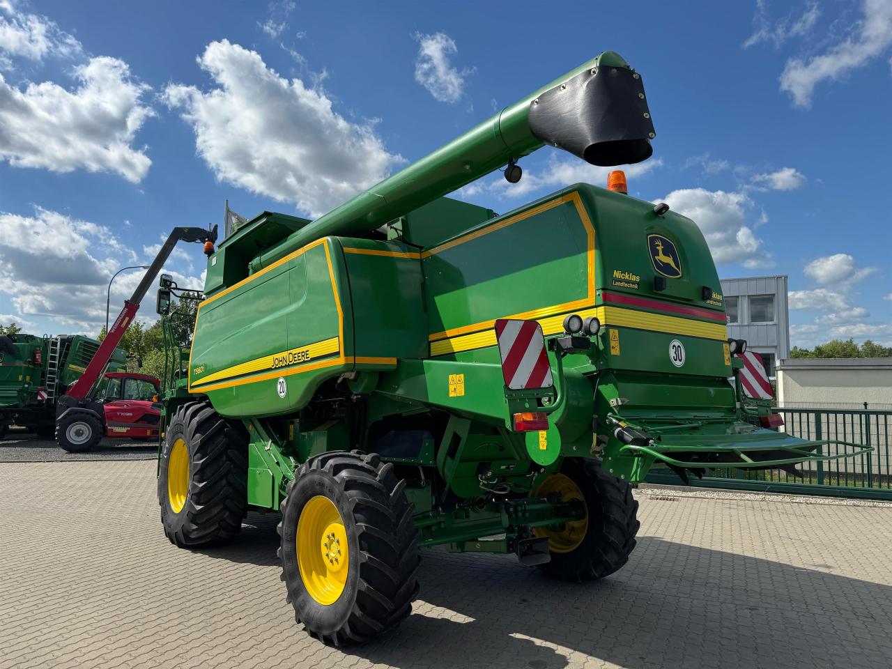 John Deere T560 HM Above