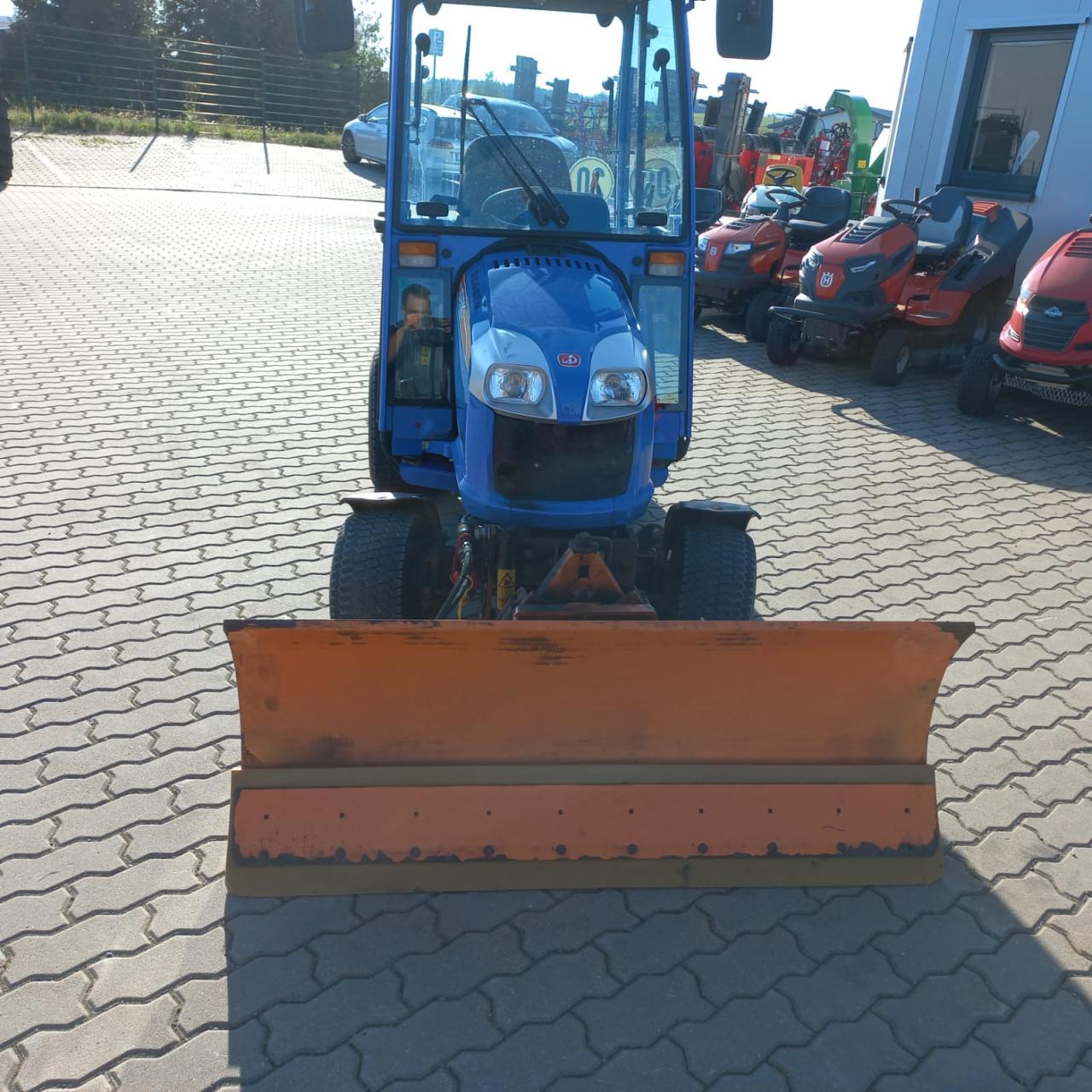 Iseki TXG237 Right