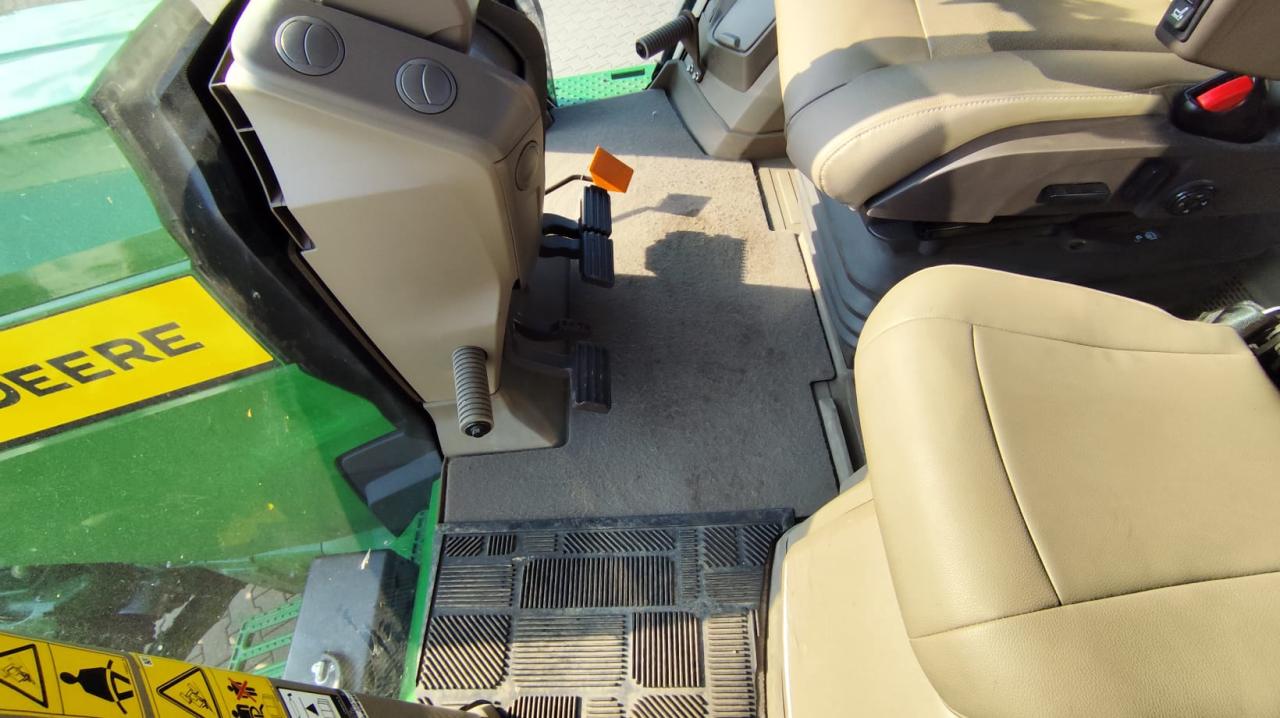 John Deere 8R 370 Rear