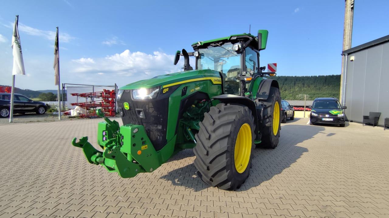 John Deere 8R 370 Rear