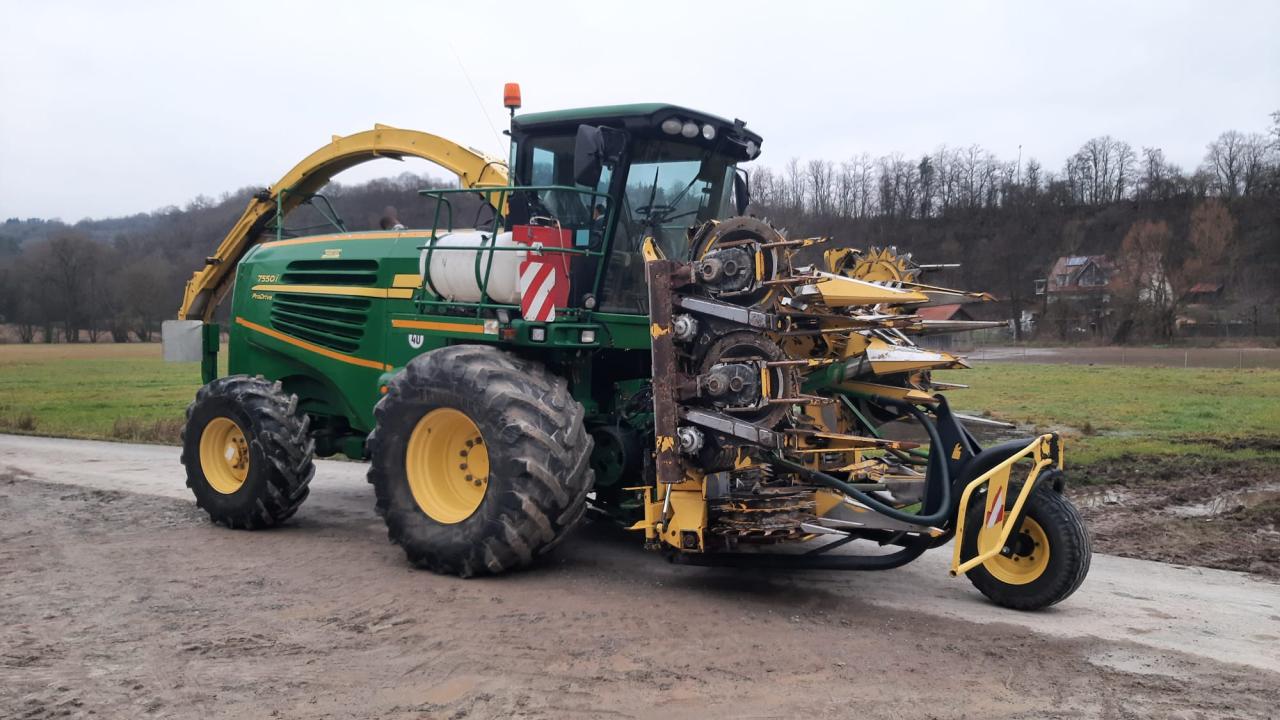 John Deere 7550i Pro Front