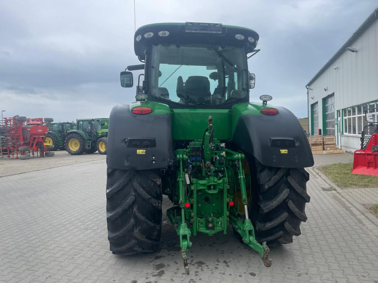 John Deere 7250R Rear