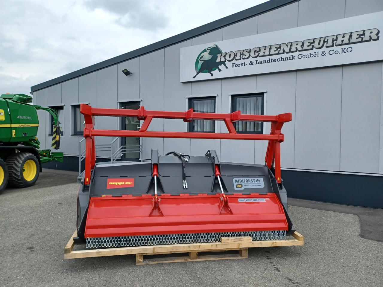 Seppi MIDIFORST dt 250 (R) Front