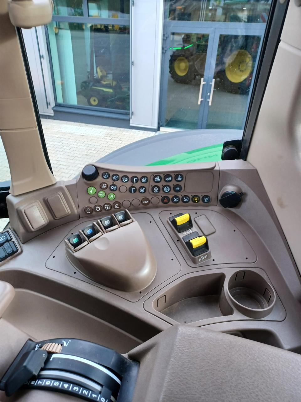 John Deere 6M 220 Rear