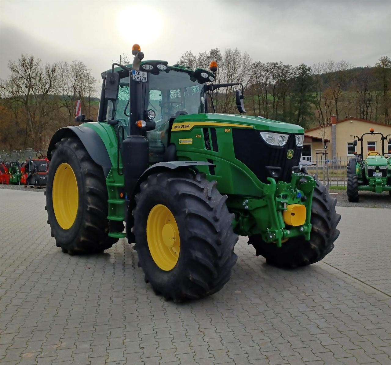 John Deere 6M 220 Rear