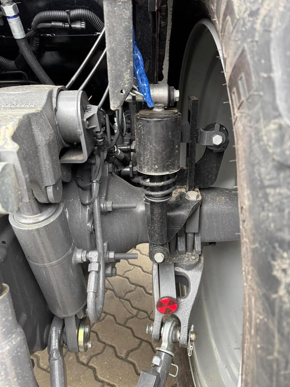 Massey Ferguson 5709M - Dyna 4 Rear