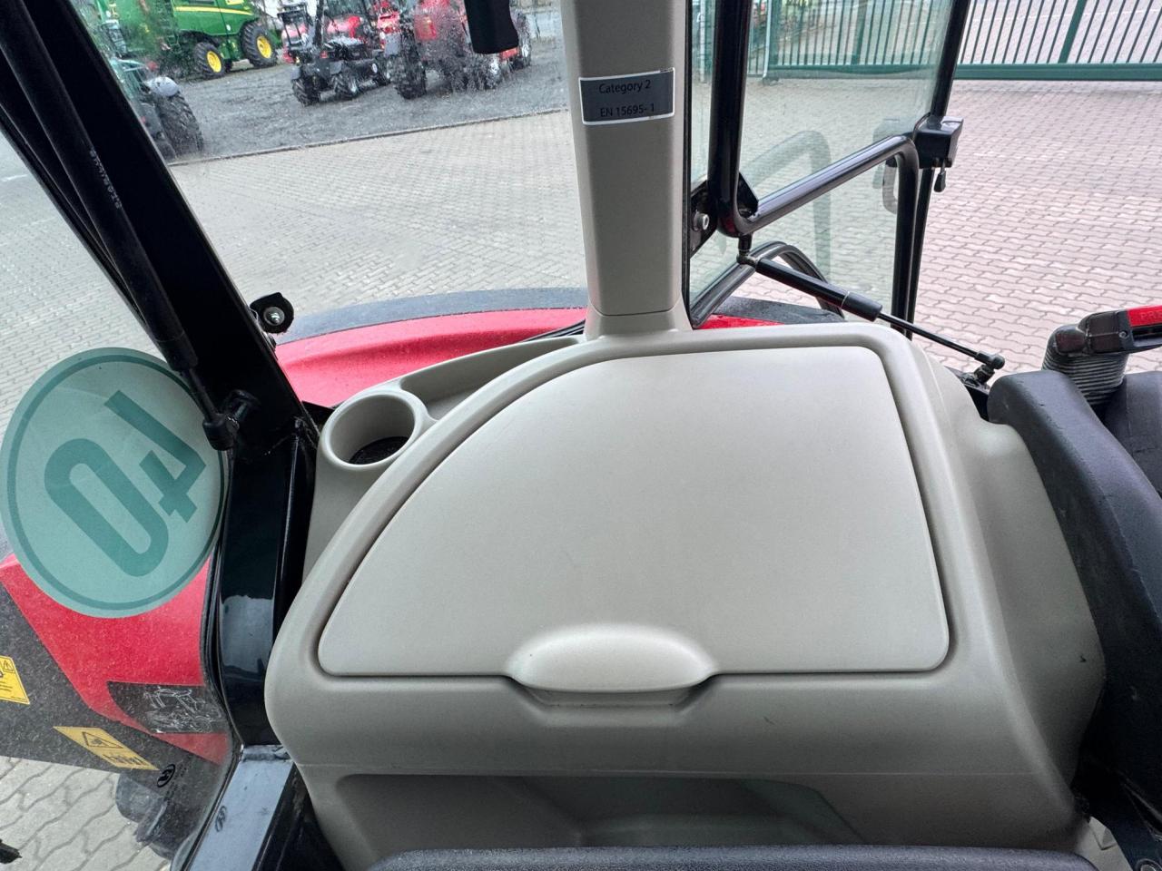 Massey Ferguson 5709M - Dyna 4 Rear