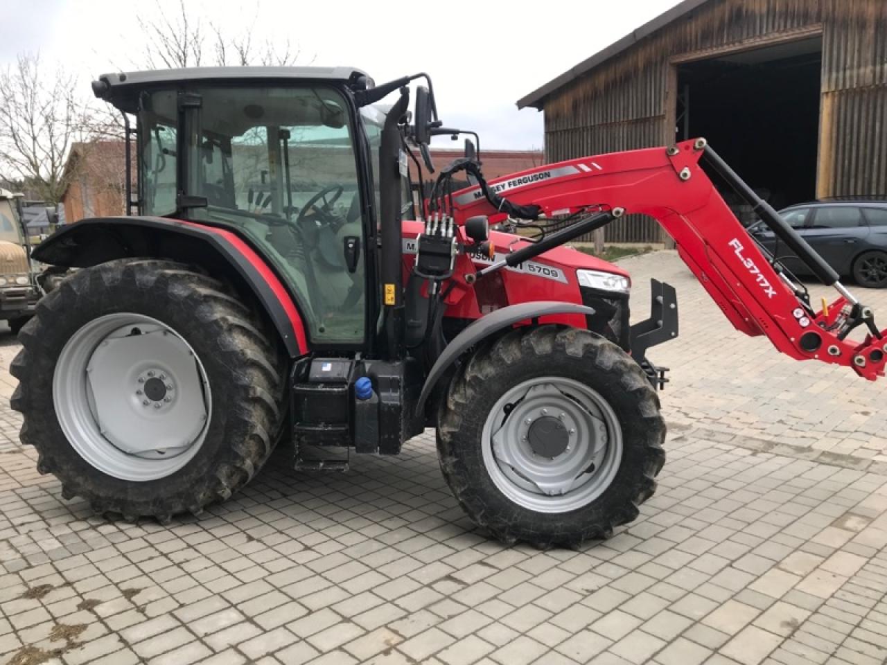 Massey Ferguson 5709M - Dyna 4 Rear