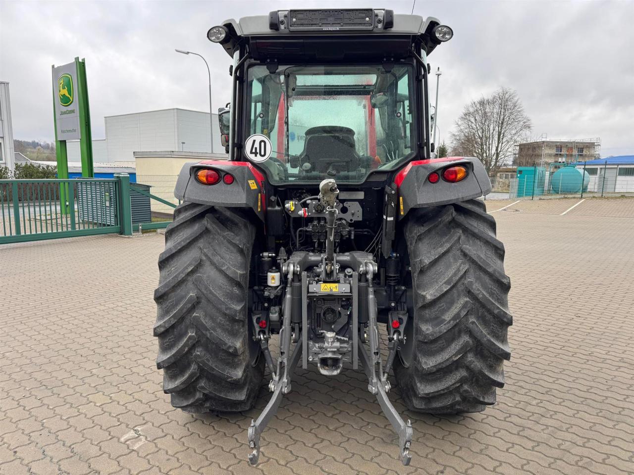 Massey Ferguson 5709M - Dyna 4 Left