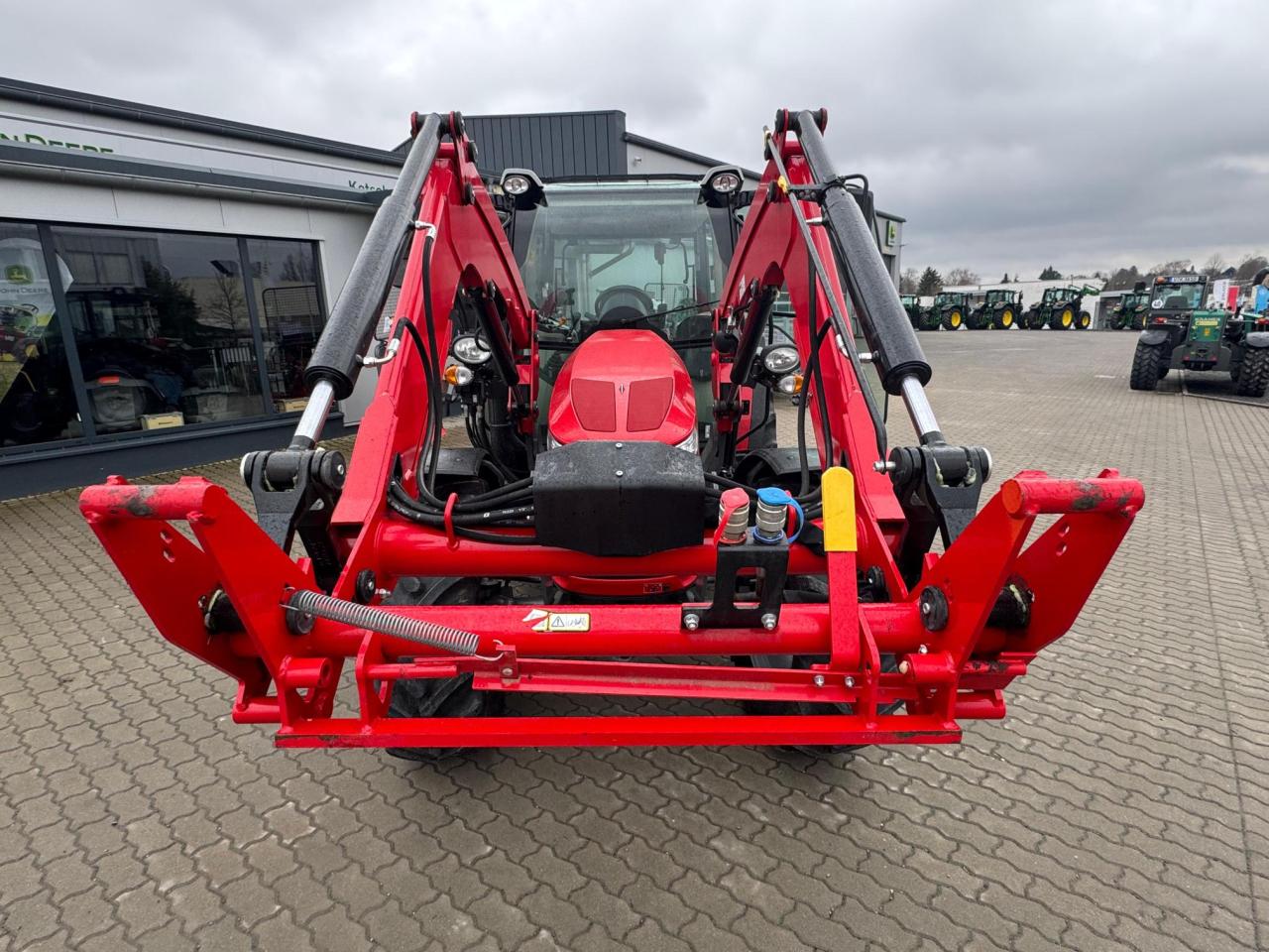 Massey Ferguson 5709M - Dyna 4 Aerial