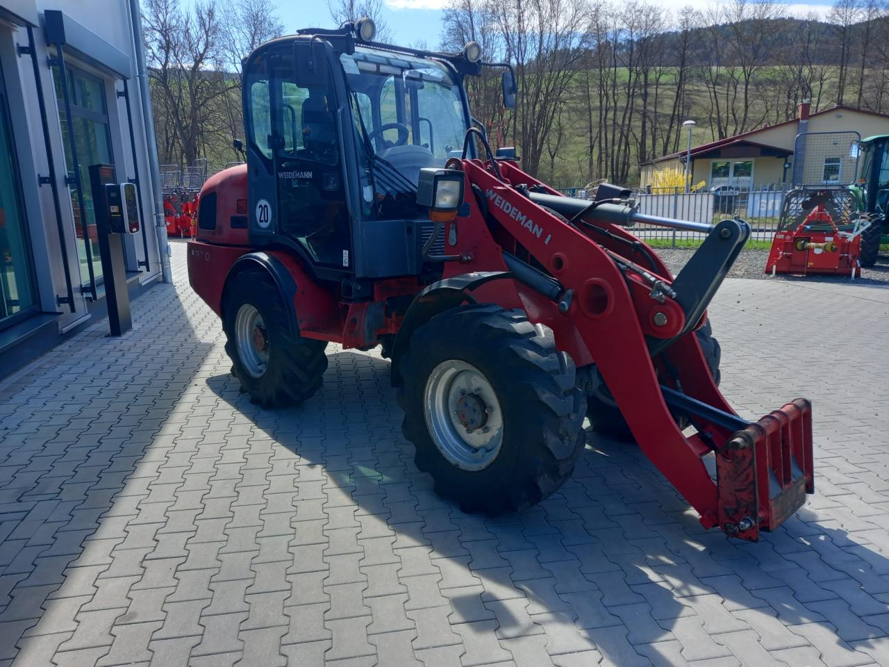 Weidemann 3070 CX 80 Front