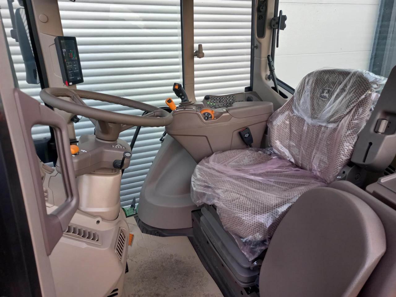 John Deere 6M 155 Aerial