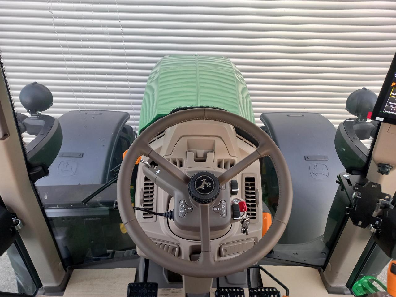 John Deere 6M 155 Front