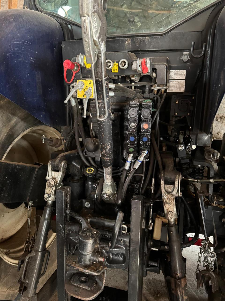 New Holland T7.185 RC Inside
