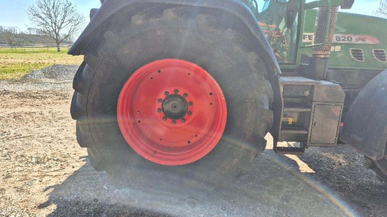 FENDT Vario 820 Inside