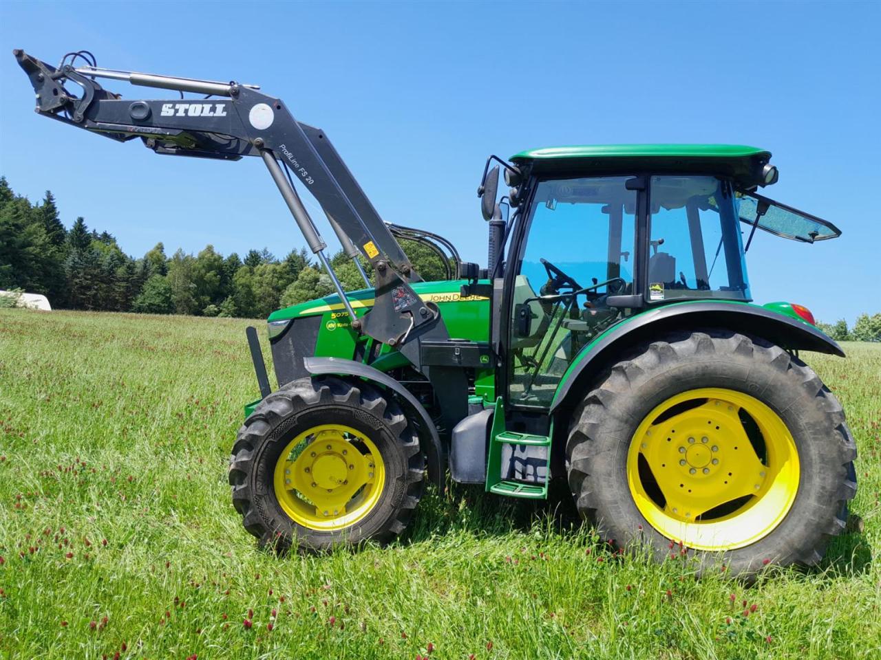 John Deere 5075M