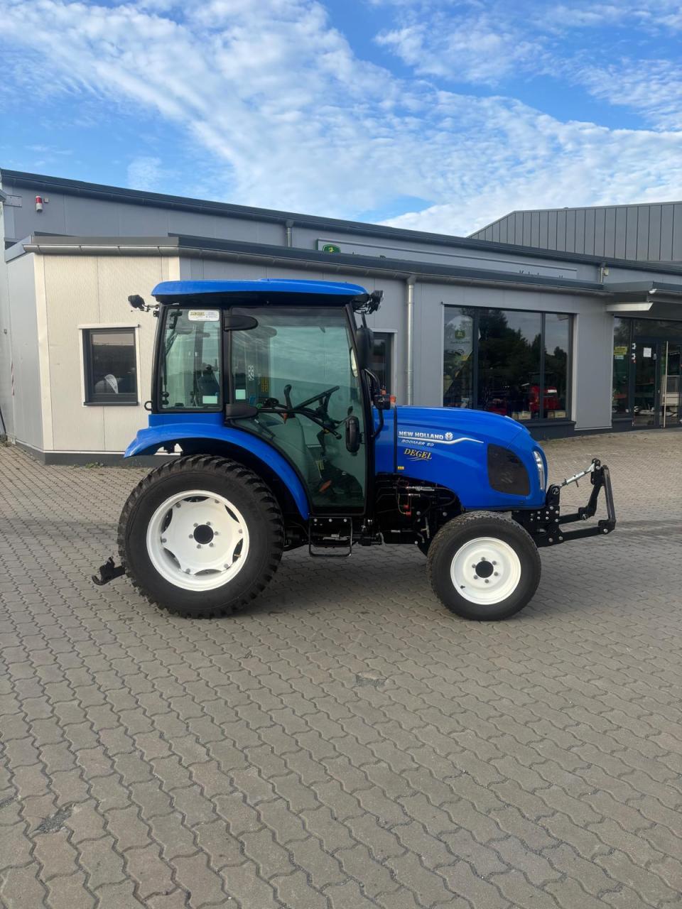 New Holland Boomer 50 Front