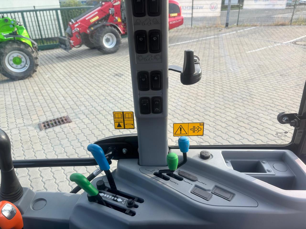 New Holland Boomer 50 Aerial