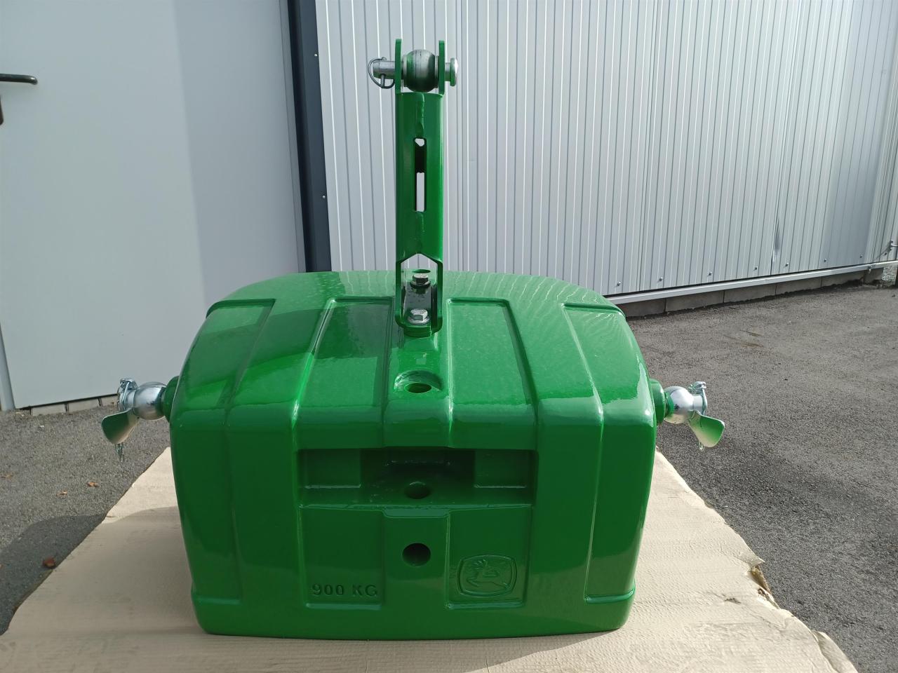 John Deere 900 kg Left
