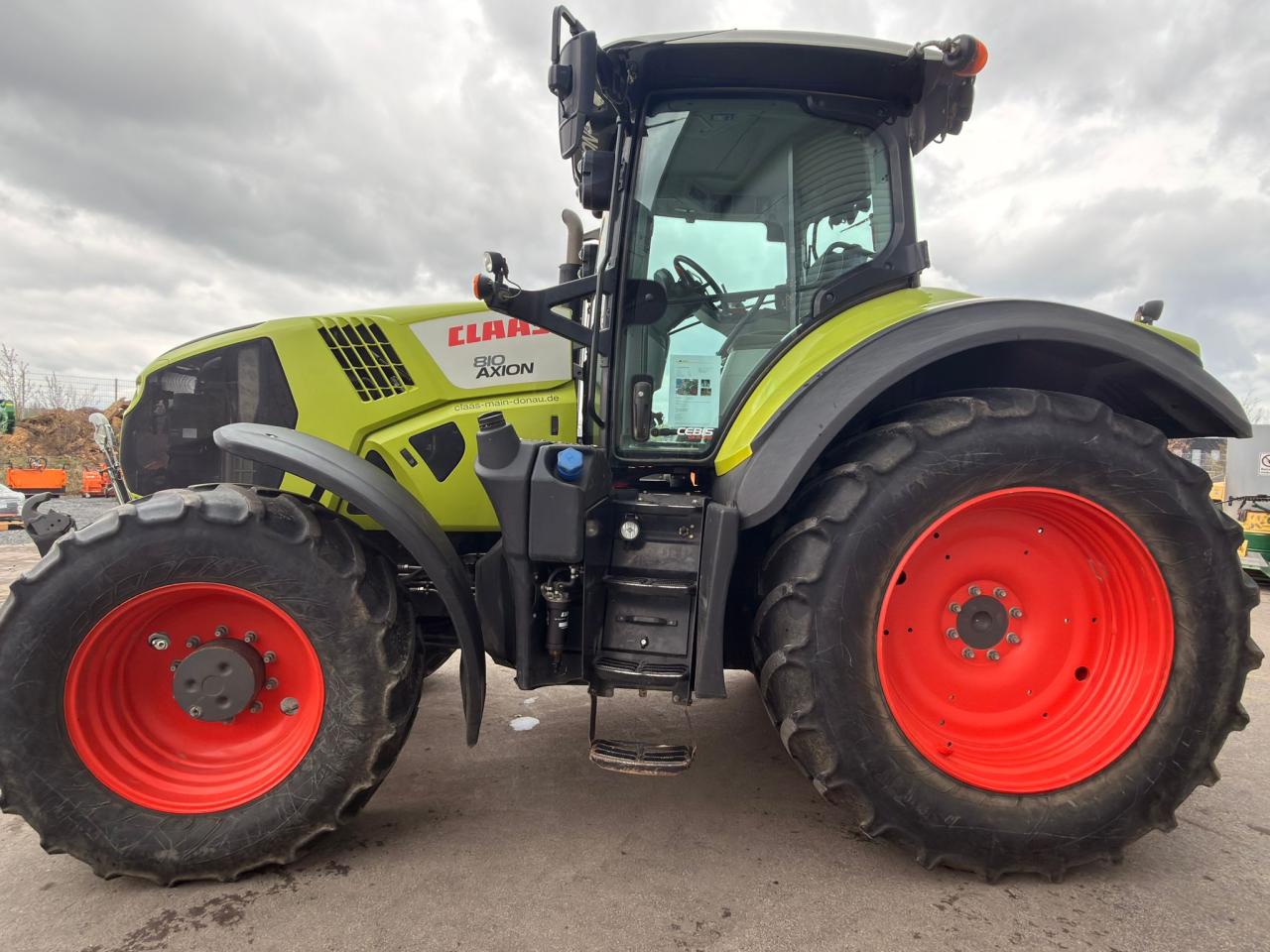 CLAAS Axion 810 - Cebis Front