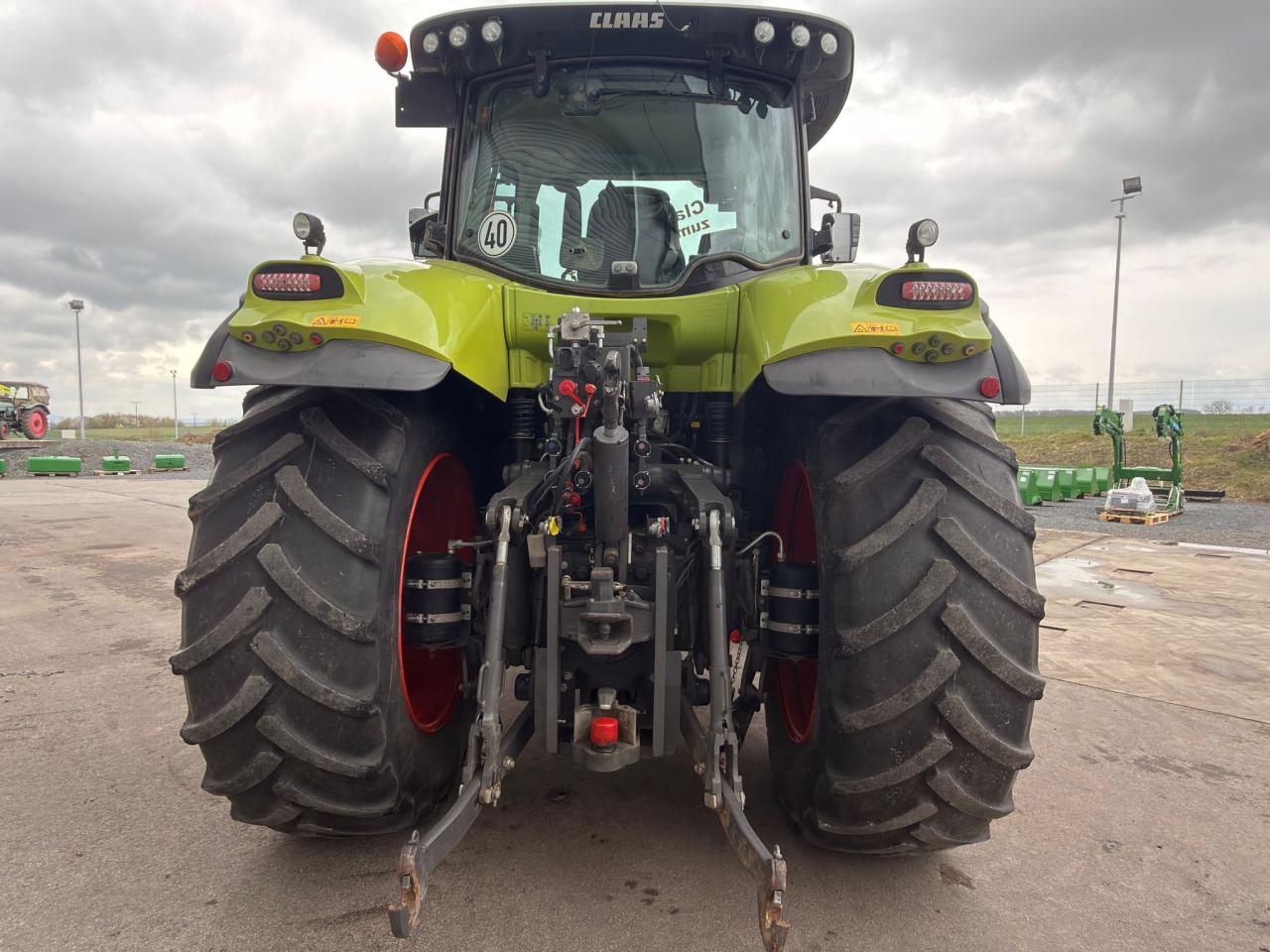 CLAAS Axion 810 - Cebis Rear