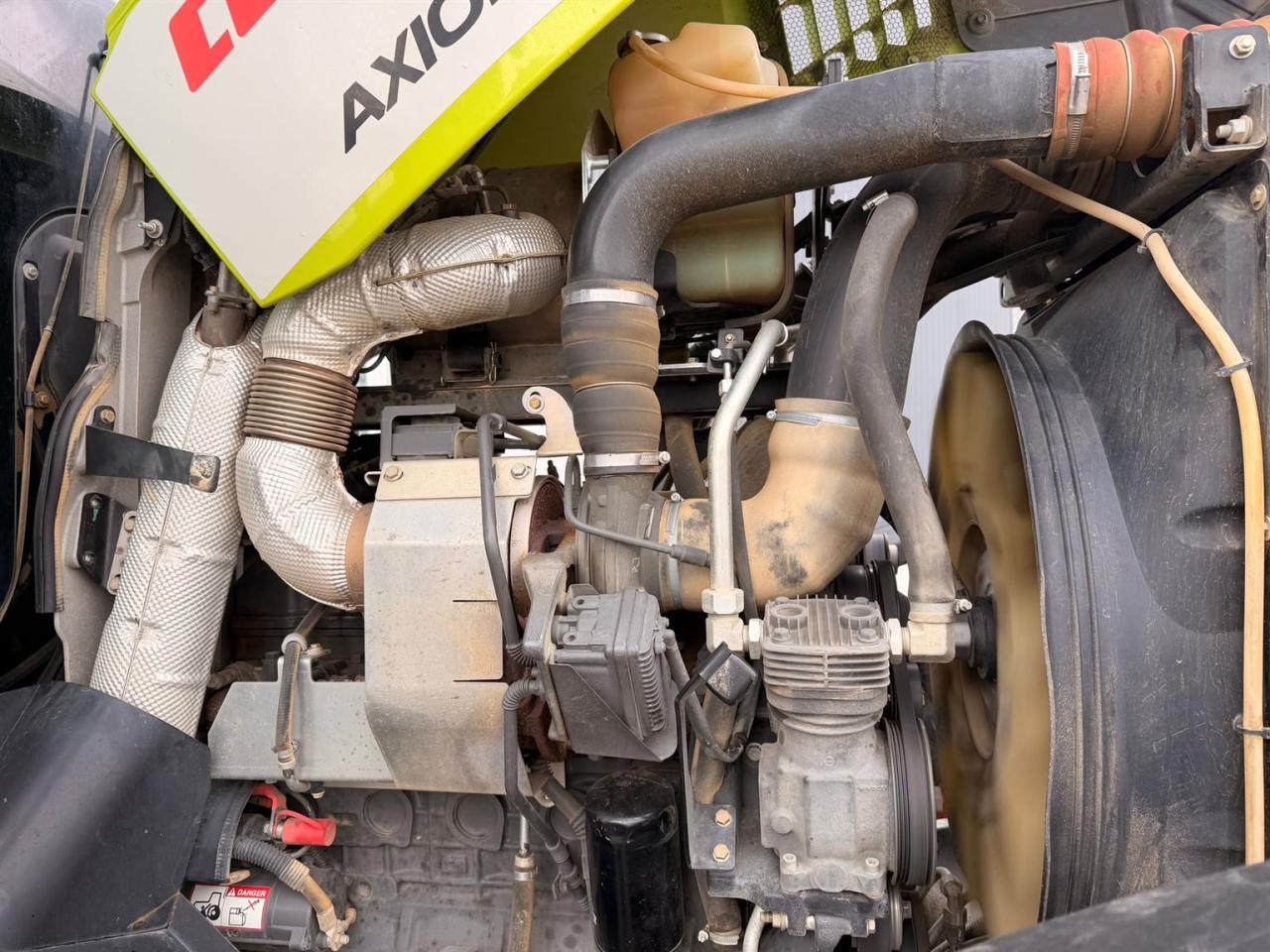 CLAAS Axion 810 - Cebis Front