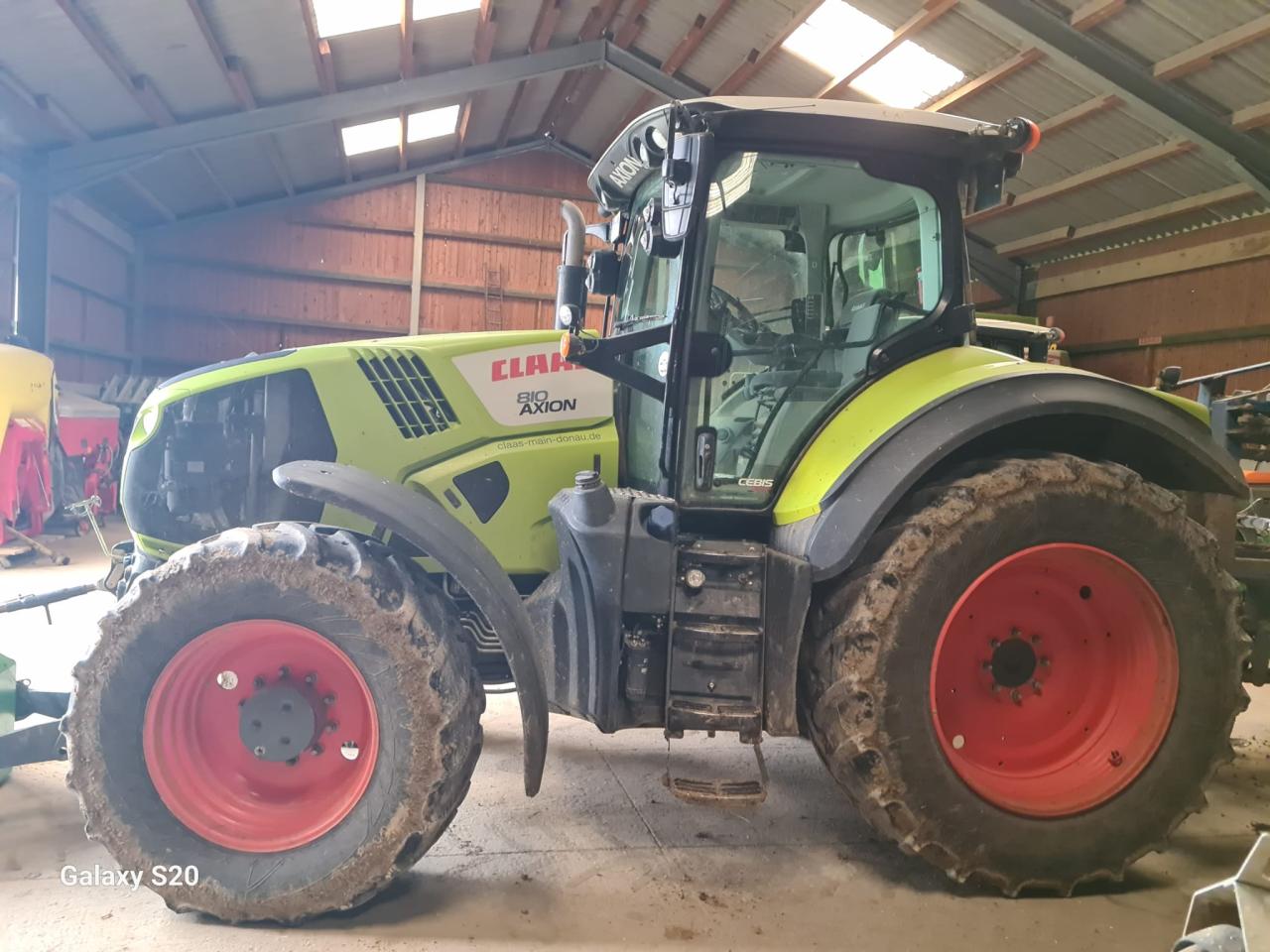 CLAAS Axion 810