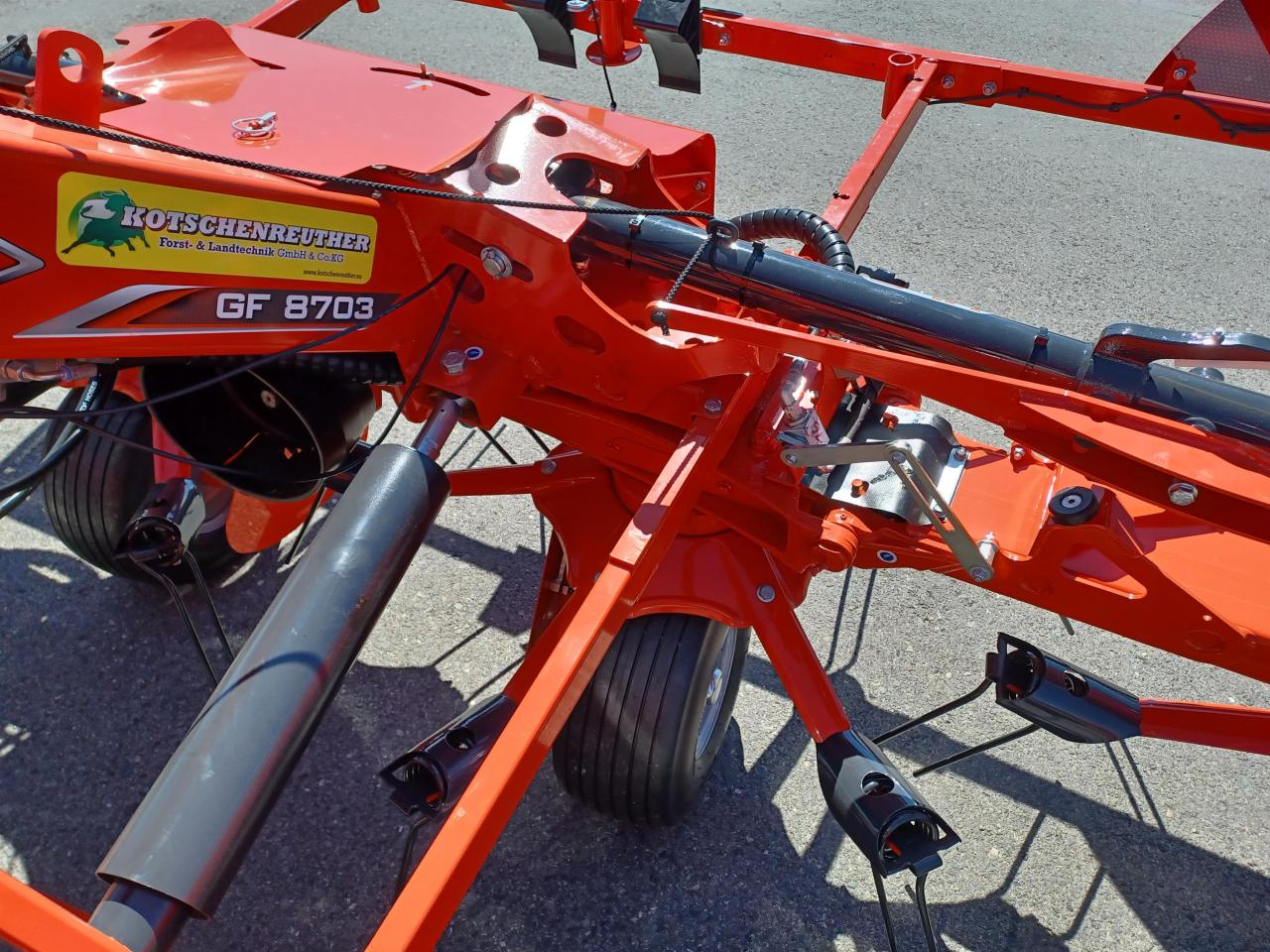 Kuhn GF 8703 Front