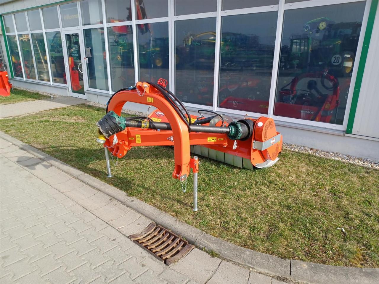 Kuhn TBE 222 Front