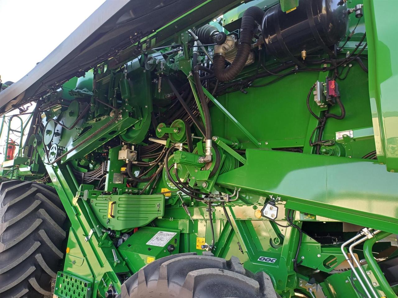 John Deere T5 400 HM Above