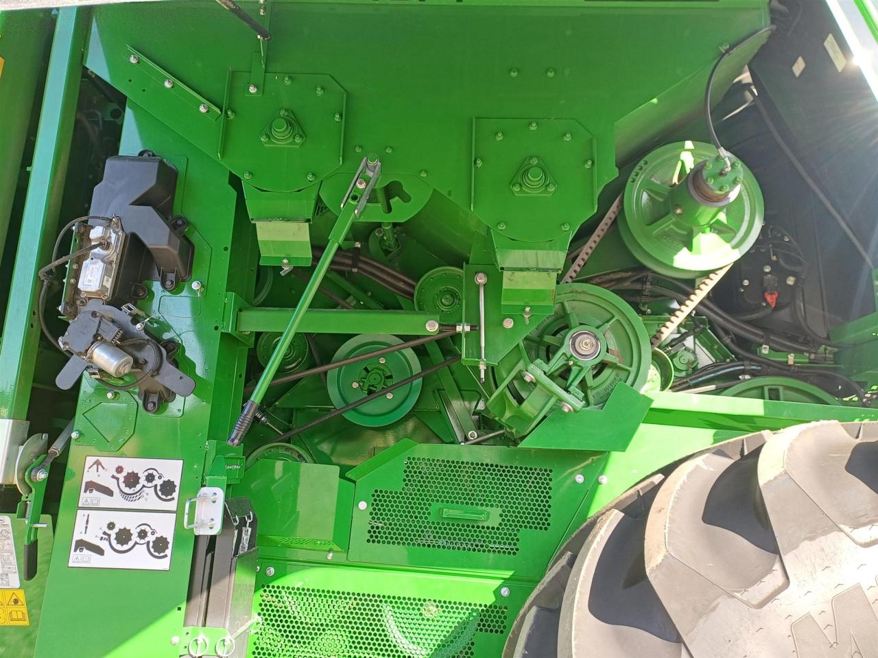 John Deere T5 400 HM Front